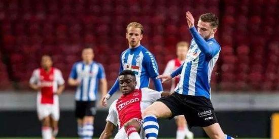 队成绩受损 队成绩受损